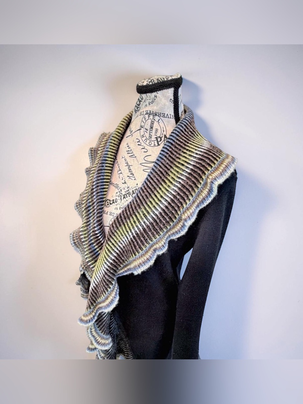 ANGEN Merino Wool Ruffle Shawl Collar Cardigan | Small | Multicolor Trim | Italy - Picture 8 of 14